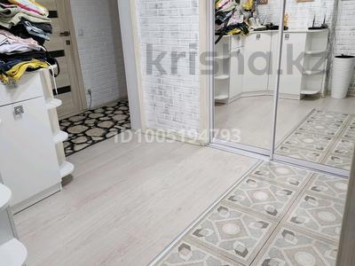 3-комнатная квартира · 63.8 м² · 3/9 этаж, 5 мкр 19 дом — Возле 5 школы за 17 млн 〒 в Лисаковске