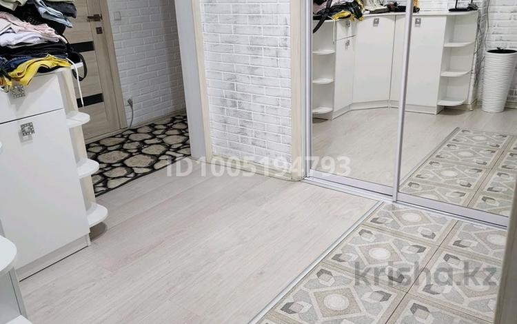 3-бөлмелі пәтер · 63.8 м² · 3/9 қабат, 5 мкр 19 дом — Возле 5 школы, бағасы: 17 млн ₸ в Лисаковске — фото 2
