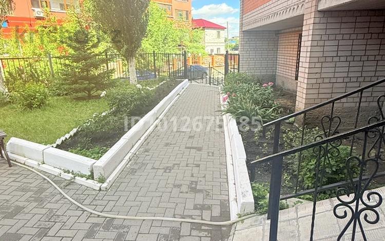 1-бөлмелі пәтер · 60 м² · 4/5 қабат, мкр 11 19, бағасы: 150 000 ₸ в Актобе — фото 2