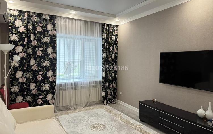 2-комнатная квартира · 78 м² · 3/8 этаж, мкр 4 33 за 32 млн ₸ в Уральске — фото 2