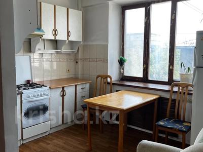 2-бөлмелі пәтер, 52 м², 5/5 қабат, Курмангазы 155 — Ауэзова, бағасы: 41 млн 〒 в Алматы, Алмалинский р-н