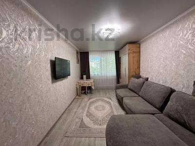 2-комнатная квартира · 43 м² · 1/5 этаж, пр. Республики за 10.5 млн ₸ в Темиртау