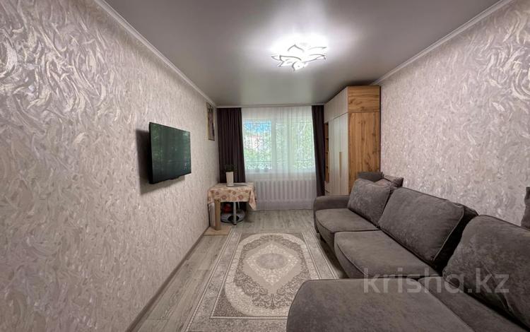 2-бөлмелі пәтер · 43 м² · 1/5 қабат, пр. Республики, бағасы: 10.5 млн ₸ в Темиртау — фото 2