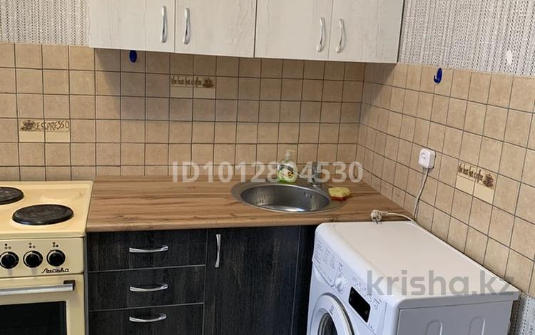 1-комнатная квартира · 42 м², Майкудук, Мкр Голубые пруды 10 за 130 000 ₸ в Караганде, Алихана Бокейханова р-н — фото 2