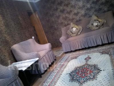 3-комнатная квартира · 58 м² · 4/5 этаж, 8-й микрорайон — Сзади АЙДАНА ОТЕЛЬ за 220 000 ₸ в Шымкенте, Туран р-н
