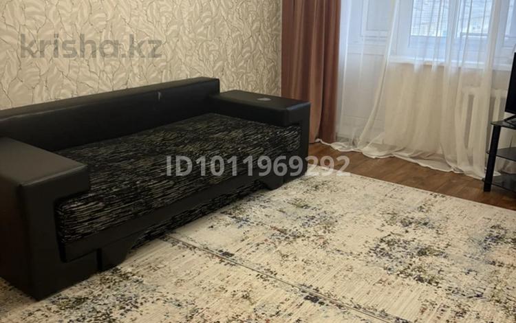 1-комнатная квартира · 35 м² · 7/9 этаж, мкр 4 10а за 12.5 млн ₸ в Уральске — фото 2