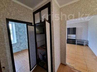 1-комнатная квартира, 35 м², 4/5 этаж, Жандосова за 26 млн 〒 в Алматы, Ауэзовский р-н