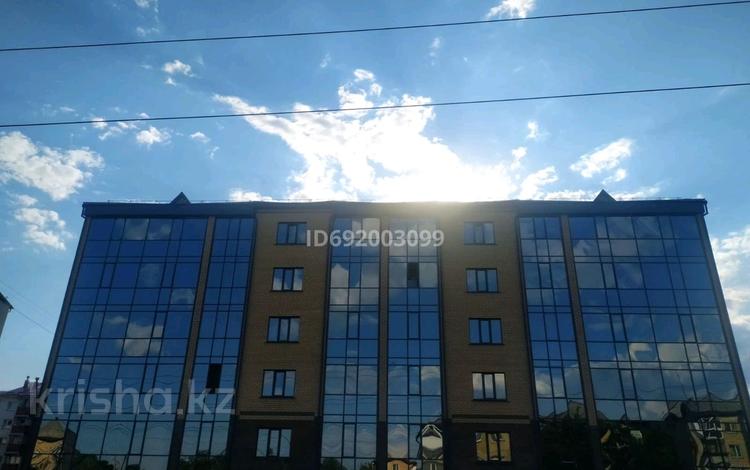 1-комнатная квартира, 53.4 м², 5/5 этаж, Гагарина 2 А — Ухабова Гагарина за ~ 15.6 млн 〒 в Петропавловске — фото 2