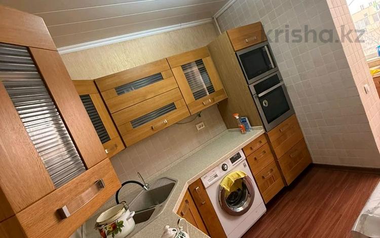 4-бөлмелі пәтер · 90 м² · 2/5 қабат, 14-й мкр 39, бағасы: 180 000 ₸ в Актау — фото 2