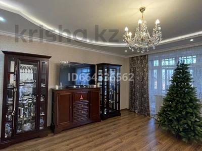 Отдельный дом · 5 комнат · 300 м² · 1 сот., мкр Юго-Восток 45 за 115 млн 〒 в Караганде, Казыбек би р-н