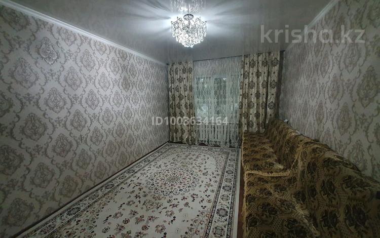 2-комнатная квартира · 47 м² · 1/5 этаж, 10 мкр 25 — Возле кайкармета за 17 млн 〒 в Таразе — фото 2