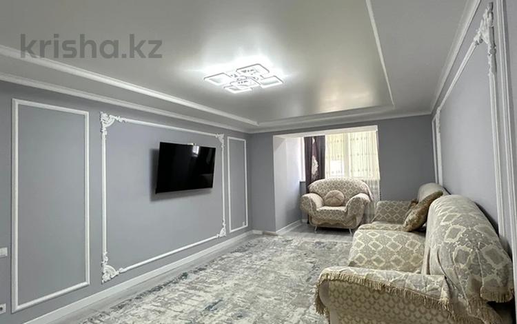4-комнатная квартира · 80 м² · 5/10 этаж, мкр 12 за 33 млн ₸ в Актобе — фото 2