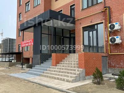 Аренда коммерческой недвижимости в Мангистауской обл.: Свободное назначение, офисы, салоны красоты, медцентры и аптеки, образование, конференц-залы, кабинеты и рабочие места, студии · 50 м² за 350 000 〒 Свободное назначение, офисы, салоны красоты, медцентры и аптеки, образование, конференц-залы, кабинеты и рабочие места, студии · 50 м² за 350 000 〒 в Актау, 17-й мкр