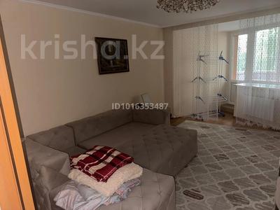 3-комнатная квартира · 67 м² · 2/5 этаж, мкр Михайловка , Аманжолова 67 — Не далеко от волны, южный за 220 000 ₸ в Караганде, Казыбек би р-н