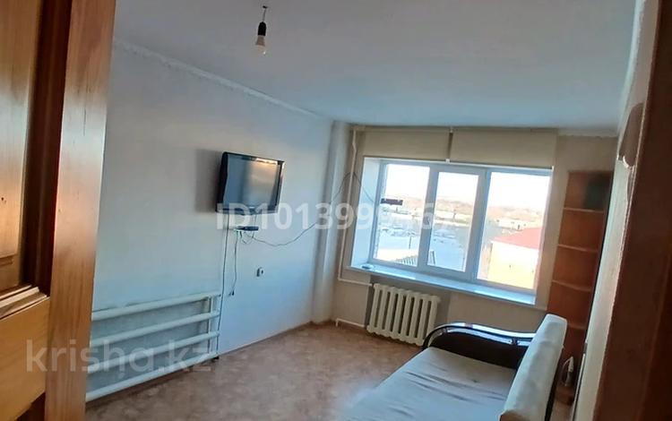1-комнатная квартира · 35.7 м² · 4/5 этаж, мкр 11, Переулок Дальний за 96 000 ₸ в Актобе — фото 2