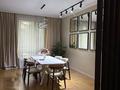 5-бөлмелі пәтер · 197 м² · 1/3 қабат, Камар Сулу 55, бағасы: 220 млн ₸ в Алматы, Медеуский р-н — фото 9
