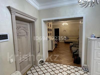 5-бөлмелі пәтер · 207 м² · 4/7 қабат, Шарля де Голля 3/1, бағасы: 170 млн ₸ в Астане, Алматы р-н