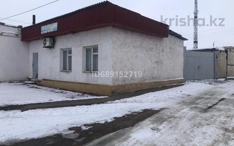 Свободное назначение, офисы, магазины и бутики, склады, общепит, салоны красоты · 204 м² за 15 млн 〒 в Байконуре, Тюра-там — фото 2