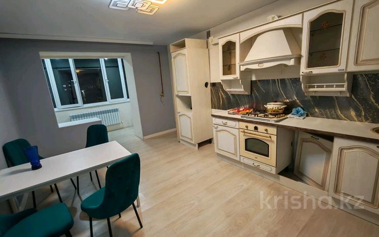 2-бөлмелі пәтер · 86 м² · 3/5 қабат, Циолковского 5Ак2, бағасы: 200 000 ₸ в Уральске — фото 2