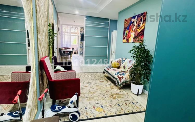 3-комнатная квартира · 93.2 м² · 1/3 этаж, мкр Юго-Восток, Алтын Арка 19 за 39 млн ₸ в Караганде, Казыбек би р-н — фото 2
