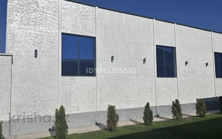 Свободное назначение, офисы, склады, фитнес и спорт, студии · 280 м² за 550 000 ₸ в Шымкенте, Абайский р-н — фото 2