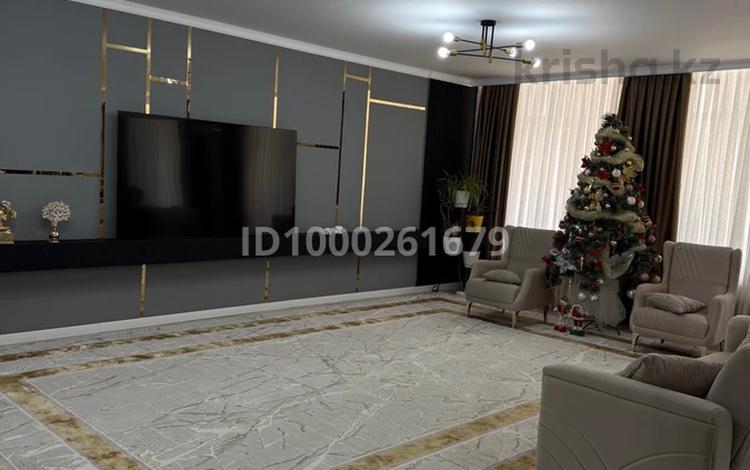 5-комнатная квартира · 176 м² · 2/5 этаж, 15-й мкр 3 в за 75 млн 〒 в Актау — фото 17