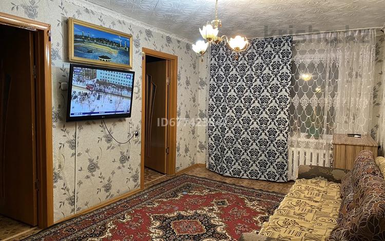 4-комнатная квартира, 63 м², 2/5 этаж, 40 лет Победы за 15 млн 〒 в Шахтинске — фото 2
