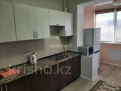 2-бөлмелі пәтер, 57 м², 3/5 қабат тәулігіне, 7-й мкр 3, бағасы: 12 000 〒 в Актау, 7-й мкр