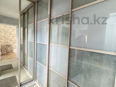 3-комнатная квартира · 70 м² · 2/5 этаж, мкр Мамыр-2 13 за 47.5 млн 〒 в Алматы, Ауэзовский р-н