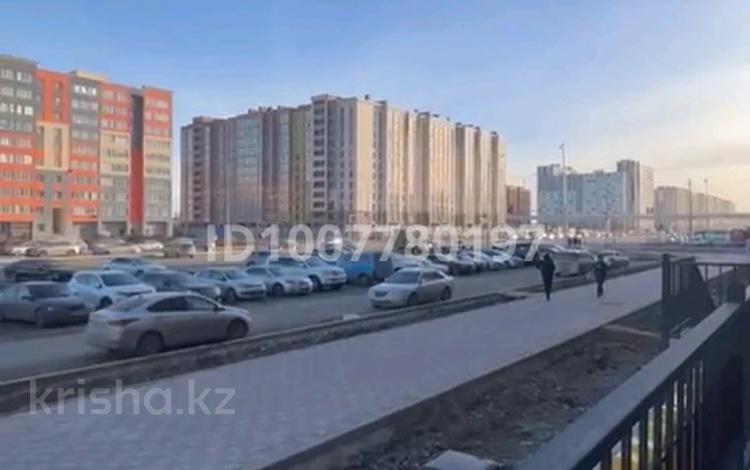 Свободное назначение, офисы, магазины и бутики, общепит, салоны красоты, медцентры и аптеки, образование, развлечения, кабинеты и рабочие места, студии · 87 м² за 600 000 ₸ в Астане — фото 3