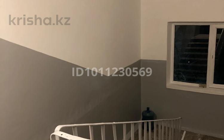 2-комнатная квартира · 43 м² · 5/5 этаж, мкр Новый Город, Назарбаева 76 за 15 млн ₸ в Караганде, Казыбек би р-н — фото 3