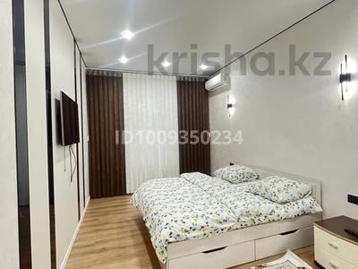 1-комнатная квартира · 45 м² · 4/10 этаж, Байтерекова 2б за 15 000 ₸ в Шымкенте, Аль-Фарабийский р-н