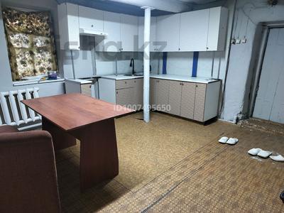 Отдельный дом · 4 комнаты · 80 м², Баянауыл 88 — За деловым домом Алма ата за 100 000 〒 в Астане, р-н Байконур