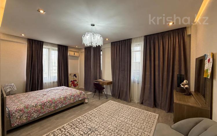 3-бөлмелі пәтер · 120 м² · 11/12 қабат, Варламова 33, бағасы: 81 млн ₸ в Алматы, Алмалинский р-н — фото 2