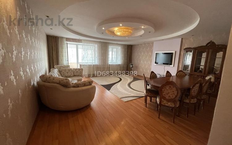 4-комнатная квартира, 130 м², 4/5 этаж, Лермонтова 4 за 56.5 млн 〒 в Павлодаре — фото 2
