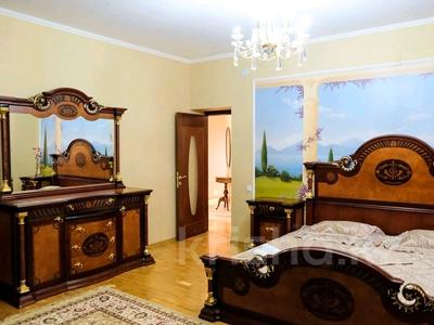 4-комнатная квартира · 230 м² · 2/5 этаж, 13-й мкр 21 за 40 000 ₸ в Актау