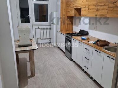 1-комнатная квартира, 45 м², 5/5 этаж помесячно, 15 микр 1022 за 60 000 〒 в Таразе