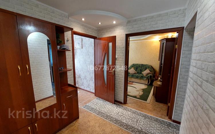 3-комнатная квартира, 64 м², 3/5 этаж, Каратау 19 — Аль-фараби за 18.1 млн 〒 в Таразе — фото 8