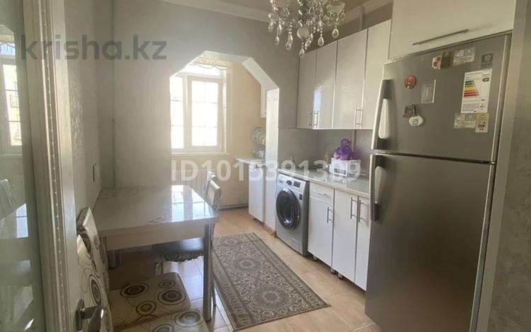 4-комнатная квартира · 86 м² · 3/5 этаж, 3-й микрорайон 11 — Рынок Янги Шахар , тц Альфараби за 300 000 ₸ в Шымкенте, Туран р-н — фото 2