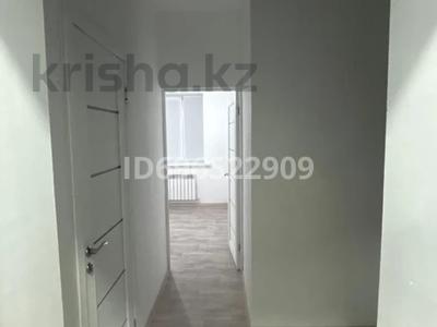 Продажа квартир в Атырауской обл.: 2-комнатная квартира · 80 м² · 1/3 этаж, Атырау мкр 1 за 14.5 млн 〒 2-комнатная квартира · 80 м² · 1/3 этаж, Атырау мкр 1 за 14.5 млн 〒 в Кульсары