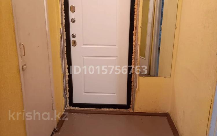 1-бөлмелі пәтер · 36 м² · 3 қабат, Ауэзова 83а — Нива,8школа,1школа,лицей,гимназия,садики, бағасы: 7 млн ₸ в Аксу — фото 2