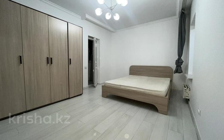 2-комнатная квартира, 80 м², 8/12 этаж помесячно, Толе би 278