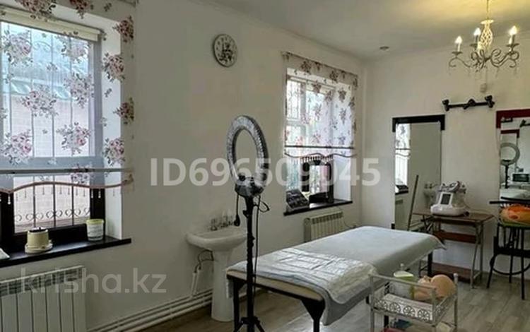 Действующий салон красоты · 78 м² за 30 млн 〒 в Таразе — фото 6