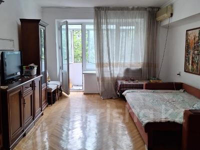 3-комнатная квартира · 85.7 м² · 2/5 этаж, Богенбай Батыра за ~ 80 млн 〒 в Алматы, Медеуский р-н