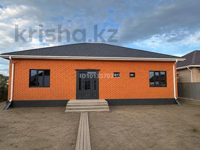 Отдельный дом · 5 комнат · 200 м² · 10 сот., Береке (Память Ильича) 10 за 45 млн ₸ в Атырау