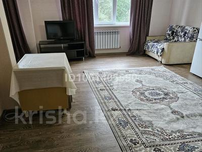 Аренда квартир в Алматы: 1-комнатная квартира · 42 м² · 4/10 этаж · помесячно, мкр Аксай-1 — Толе би Саина за 180 000 〒 1-комнатная квартира · 42 м² · 4/10 этаж · помесячно, мкр Аксай-1 — Толе би Саина за 180 000 〒 в Алматы, Ауэзовский р-н
