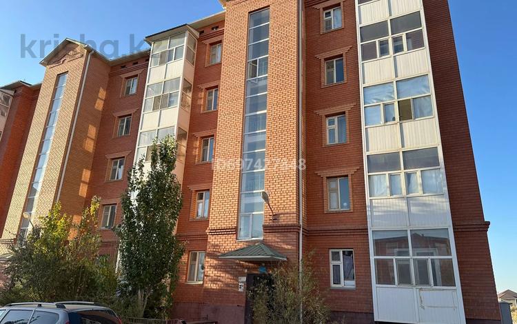 3-бөлмелі пәтер, 76.7 м², 5/5 қабат, Арай3 80Э, бағасы: 19 млн 〒 в  — фото 2