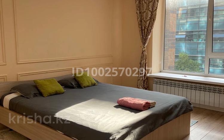 1-комнатная квартира · 39 м² · 3/12 этаж, Кабанбай батыра 59А за 13 000 ₸ в Астане, Нура р-н — фото 2