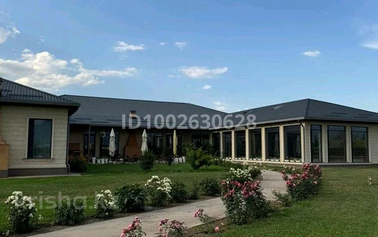 Отдельный дом · 9 комнат · 1352 м² · 134 сот., Молдогуловой за ~ 1.1 млрд 〒 в  — фото 2