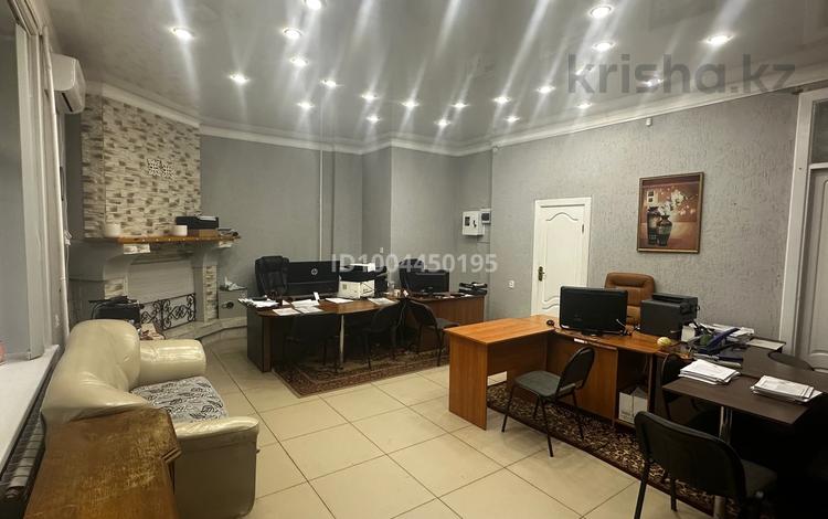 Свободное назначение, офисы, магазины и бутики, салоны красоты, медцентры и аптеки, образование, развлечения · 72 м² за ~ 50 млн 〒 в Петропавловске — фото 3